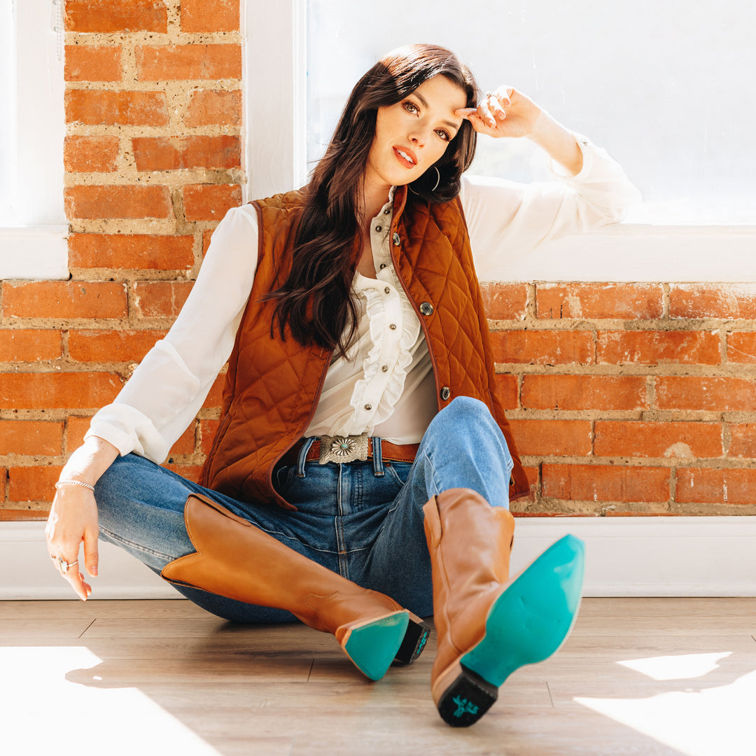 Woman wearing Emma Jane snip toe western boots by Lane